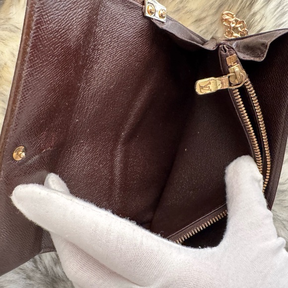 Louis Vuitton damier 
Vintage Sarah Wallet converted Crossbody - Picture 12 of 15